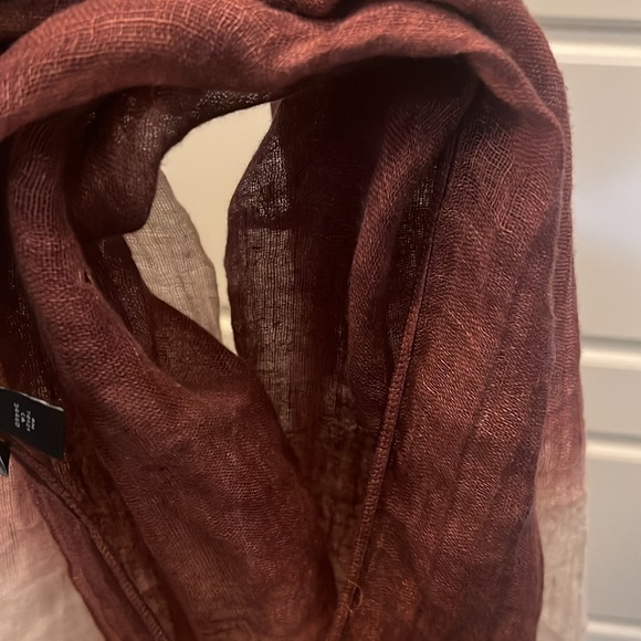 Eileen Fisher lightweight Organic Linen Cotton Ombre Scarf/ wrap - Picture 9 of 10